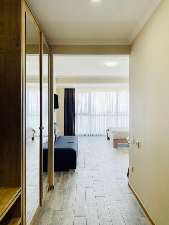 Balmaral Apart Hotel Batoumi Extérieur photo
